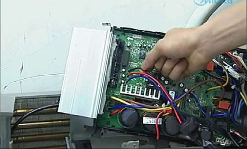 城东美的空调电话是多少